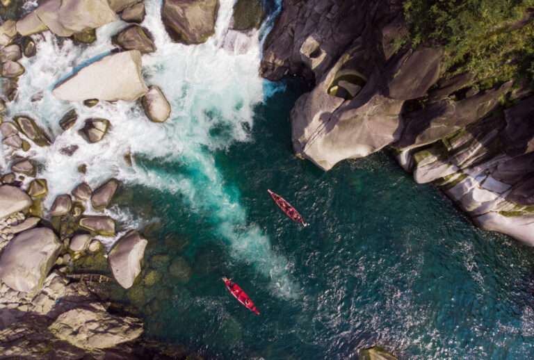 Veteran Kayaks Explore Las Vegas